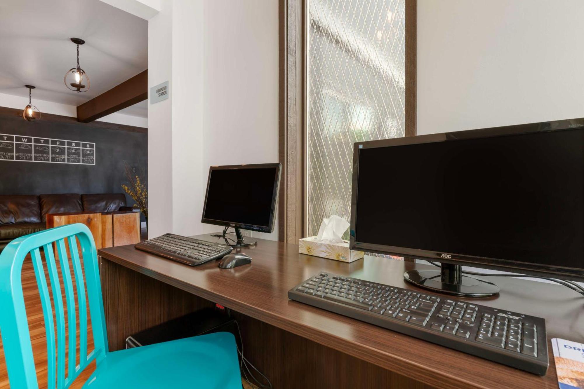 Stoke Hotel Surestay Collection By Best Western Revelstoke Esterno foto